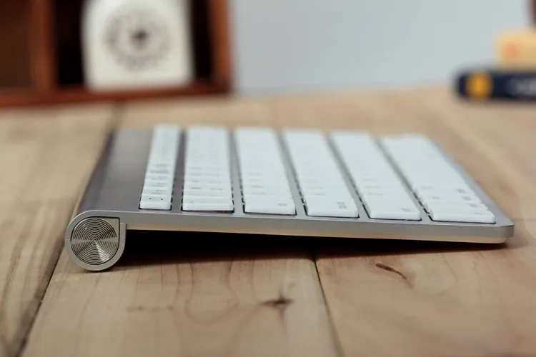 High Quality Ultra-Slim Bluetooth Keyboard Mute Tablets and Smartphones For Apple Wireless Keyboard Style IOS Android Windows pc keyboard