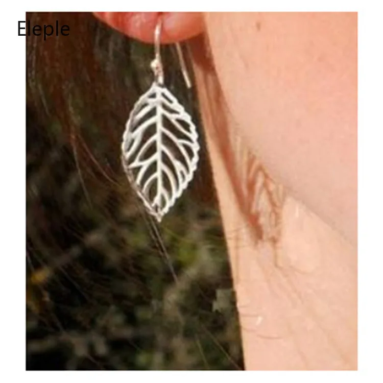 

Eleple Europe Simple Metal Leaf Earring Ear Nail Fashion and Noble Earrings Manufacturers Wholesale Ear rings for Women B3026