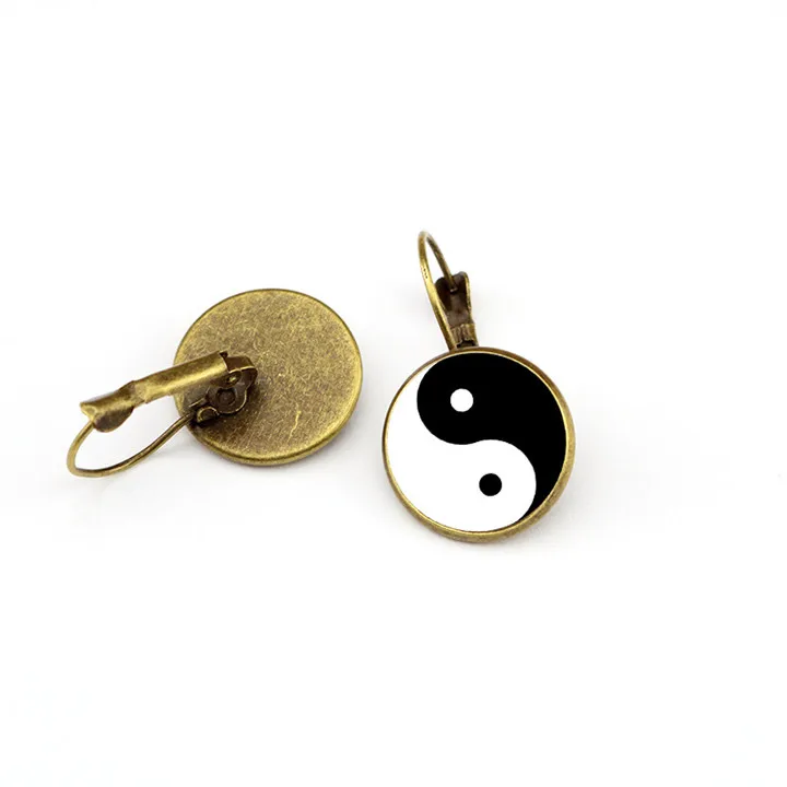 hot selling glass cabochon earring white and black yinyang art picture stud earrings jewelry handmade gift for friend