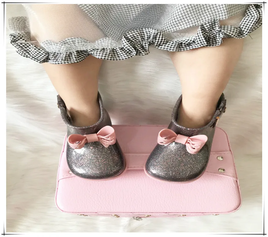 Mini Melissa/Новинка года; резиновые сапоги с вырезами и бантом; прозрачная обувь; детская обувь; непромокаемые сапоги; обувь для девочек; противоскользящая подошва; Водонепроницаемая Обувь