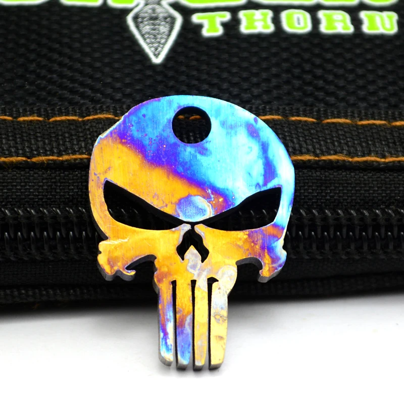 

Cool Colorful Skull Titanium Pendants Punder Baked Blue TC4 EDC Pendant Titanium Alloy Multifunctional Tool Pendant Knife Beads