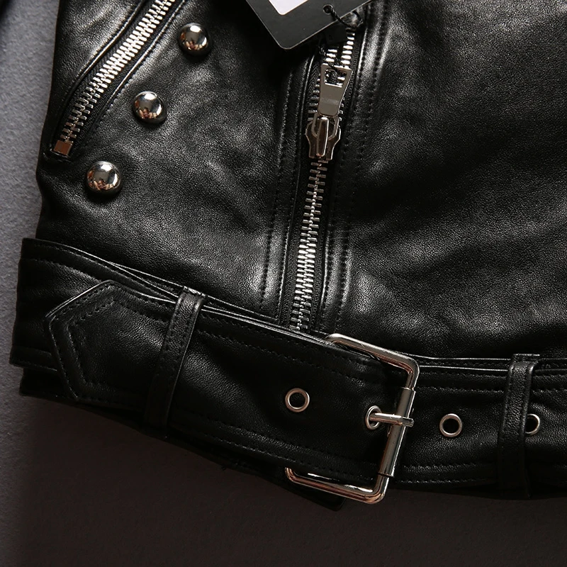 Модная приталенная кожаная мотоциклетная куртка с заклепками, Мужская облегающая стильная Черная байкерская куртка из овчины для мужчин, кожаная мужская куртка в стиле панк