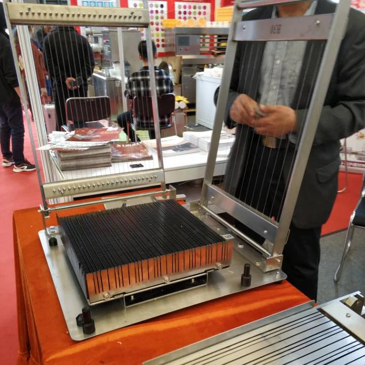 Manual Chocolate Cutting Machine/Chocolate Slicing Machine/Chocolate Slicer/Strip-type or Square type