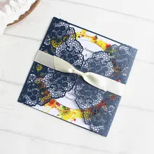 На заказ синий пригласите Свадебное кружево Лазерная резка приглашения 5," x 5,9" Персонализированная пришивка