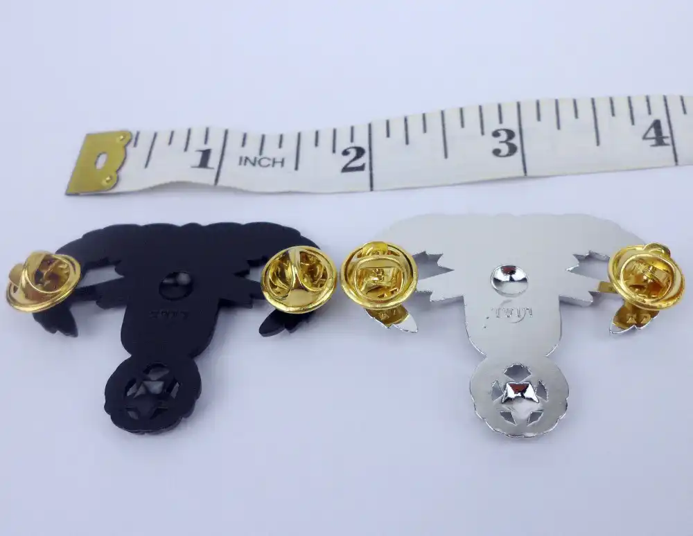Suriname Flag Round ID Badge Key Card Tag Holder Badge Retractable Reel Badge Holder with Belt Clip