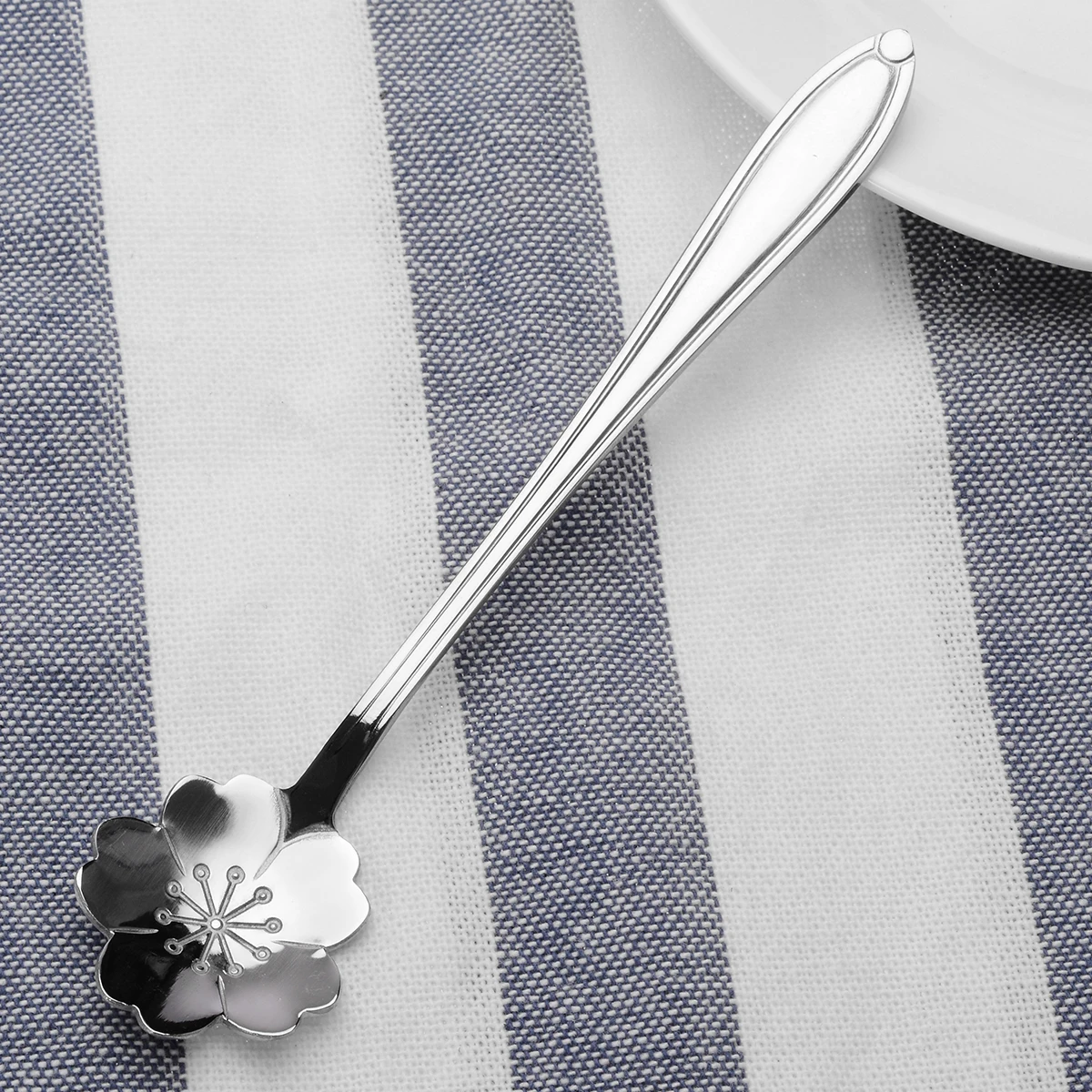 5pcs Stainless Steel Flower Shape Coffee Spoon High Quality Tea Spoon Ice Cream Coffee Scoop Set Handle Flower Decor