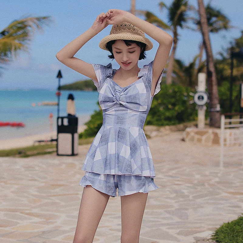 

2019 new plaid female Sling bellies thin conservative was thin Simple Fashion lovely student hot spring suit swim 3-piece set