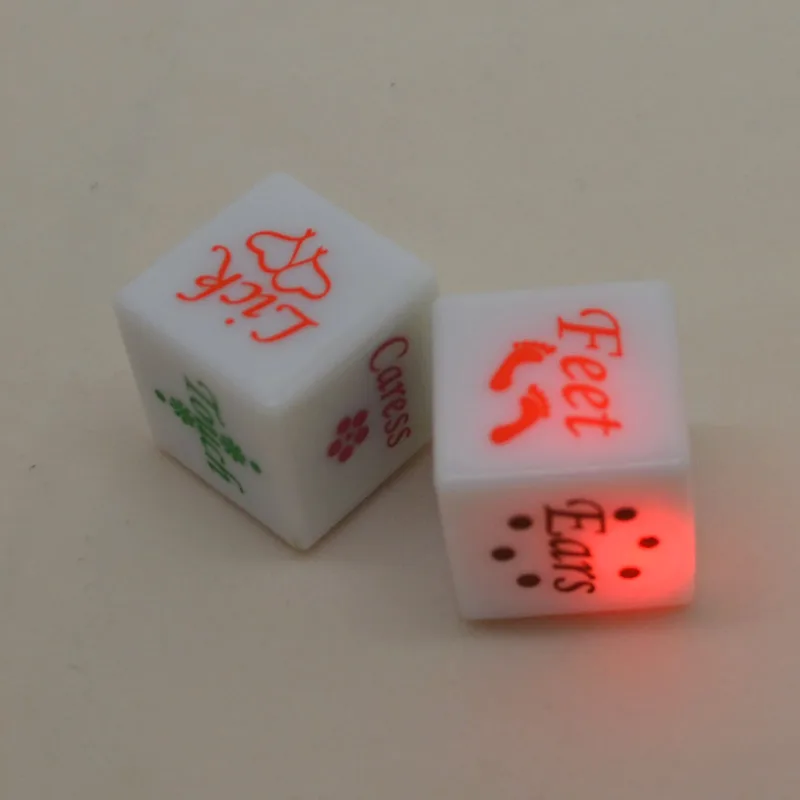 4 шт./лот светодиодные сексуальные игральные кости светящиеся игрушки для