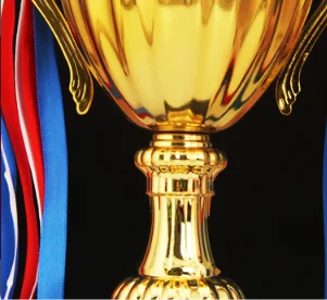 Горячая спортивные футбольные спортивные призы награда трофей чашки позолоченное металлическое особая чашка футбол спортивные трофеи награда, медали