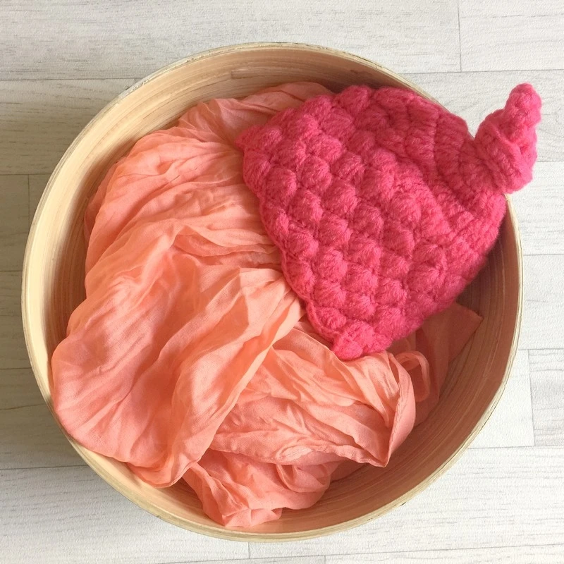 light-corail-set-wrap-coton-bonnet-seance-photo-nouveaux-nes-ref14