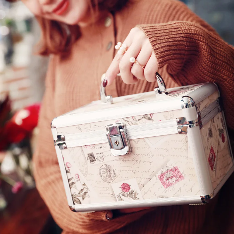 

2018Professional aluminum cosmetic bag portable travel jewelry cosmetic storage box and mirror beauty dressing brush storage bag