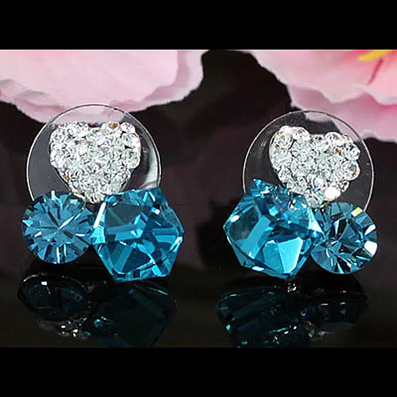 

Peacock Star Sparkling Heart Blue, Clear White Cube Austrian Earrings CSE458