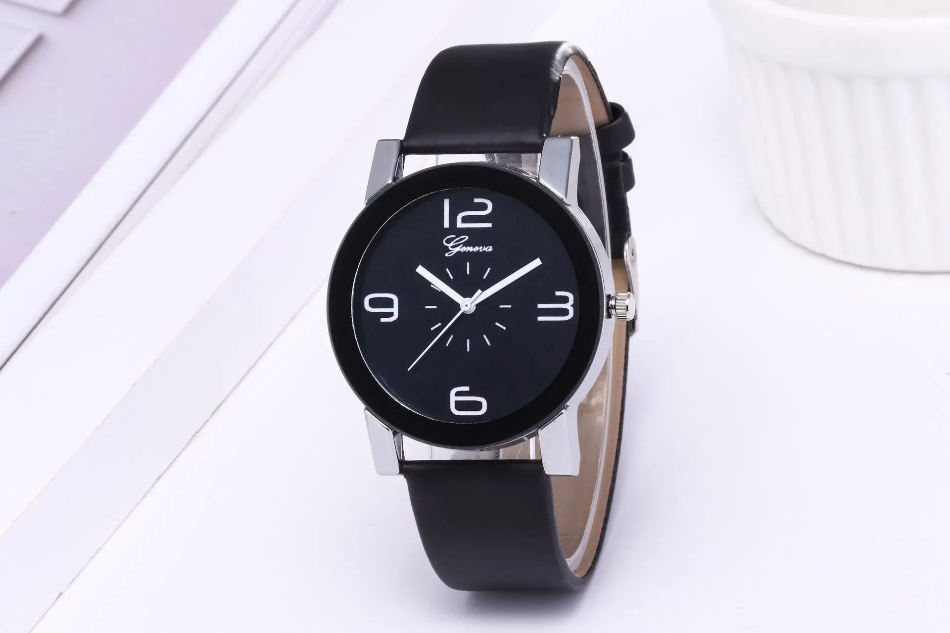 New fashion belt watch sports casual electronic boy watch gift bag