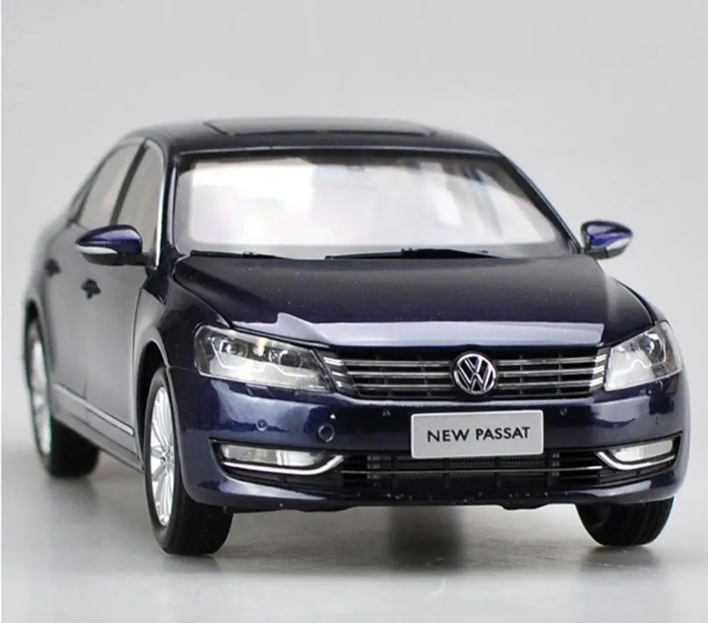 1/18 Масштаб Volkswagen VW Passat 2011 Синий литой под давлением модель автомобиля коллекция игрушек подарок