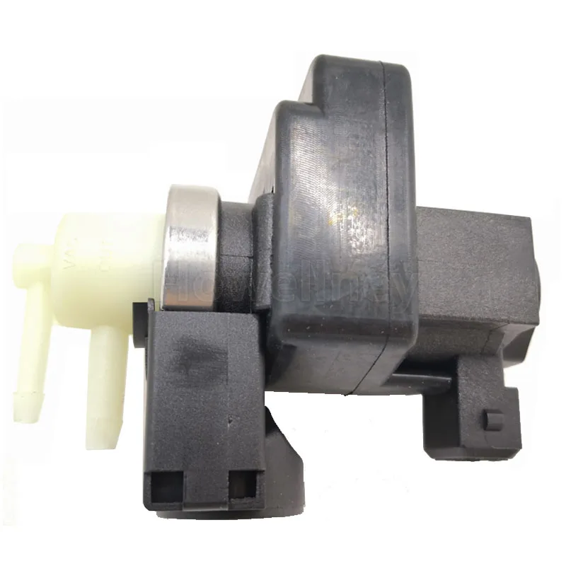 Nissan 67972 00q0a