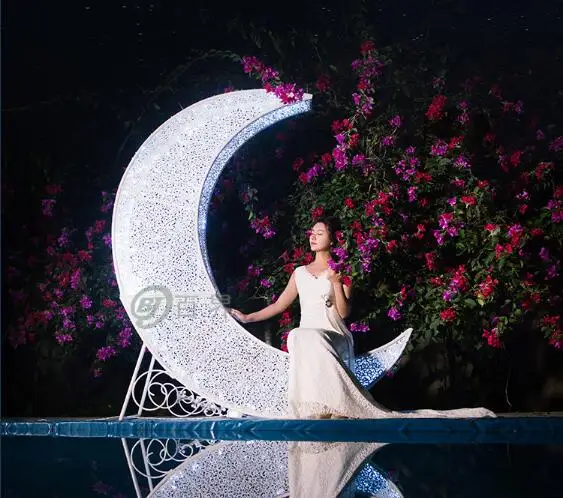 New wedding props european-style iron moon boat theme wedding stage layout shooting props.