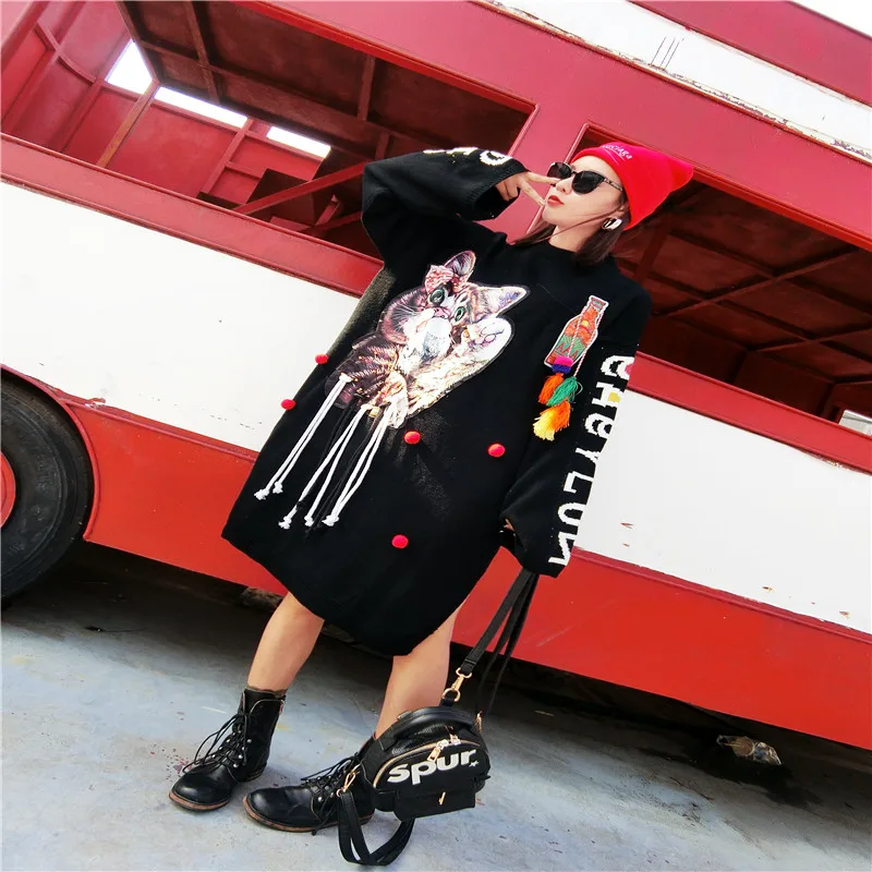 European station winter sweater female 2018 tide brand European goods cartoon cat shirt long ladies tassel knit skirt Sweaters