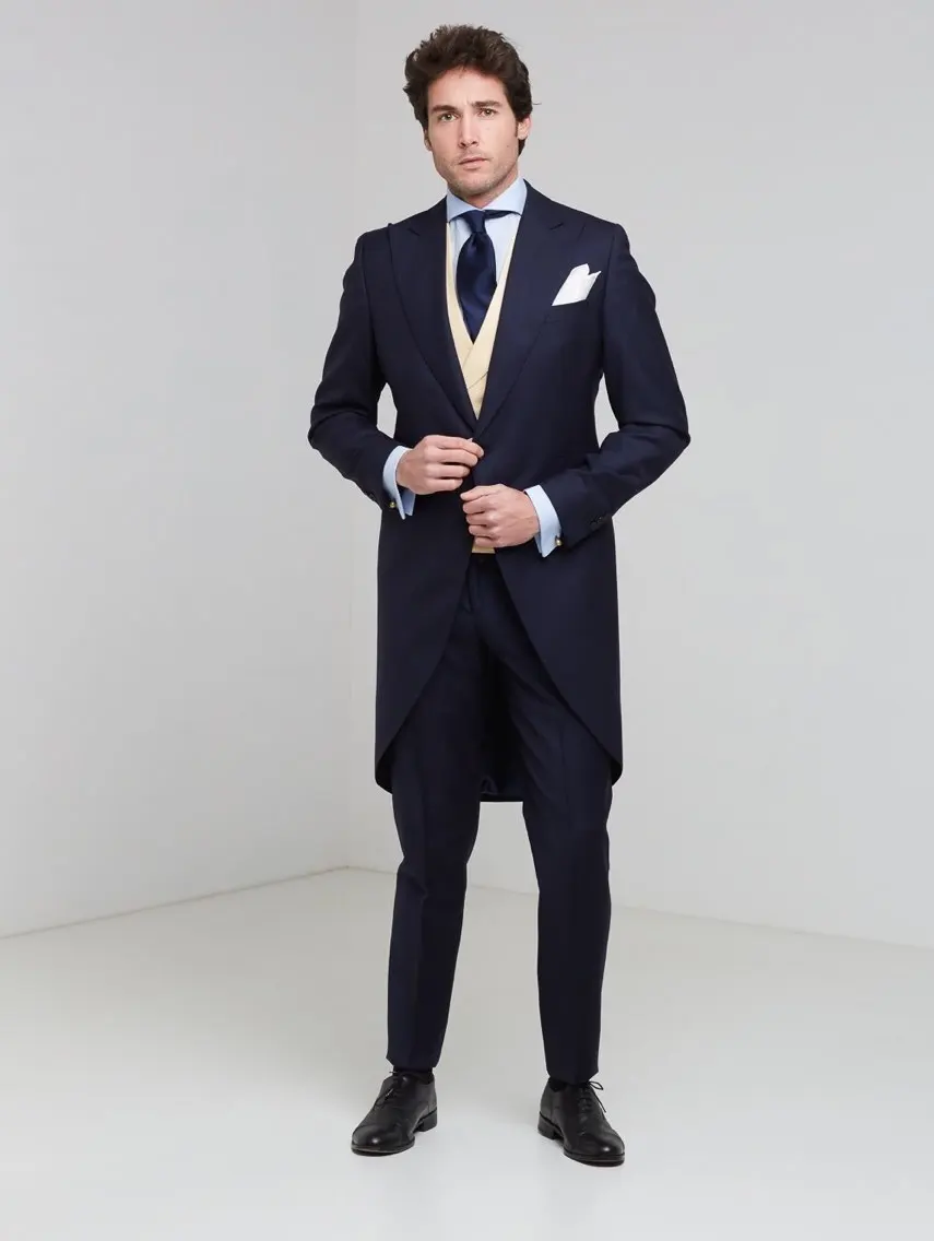 2018 Golden satin elegant men suit Retro italy tuxedos Peaked lapel Wedding suit for men best men Evening party dress 3 pieces
