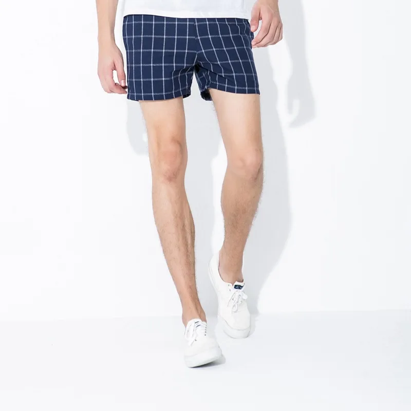 

Fashion man hot plaid shorts England style
