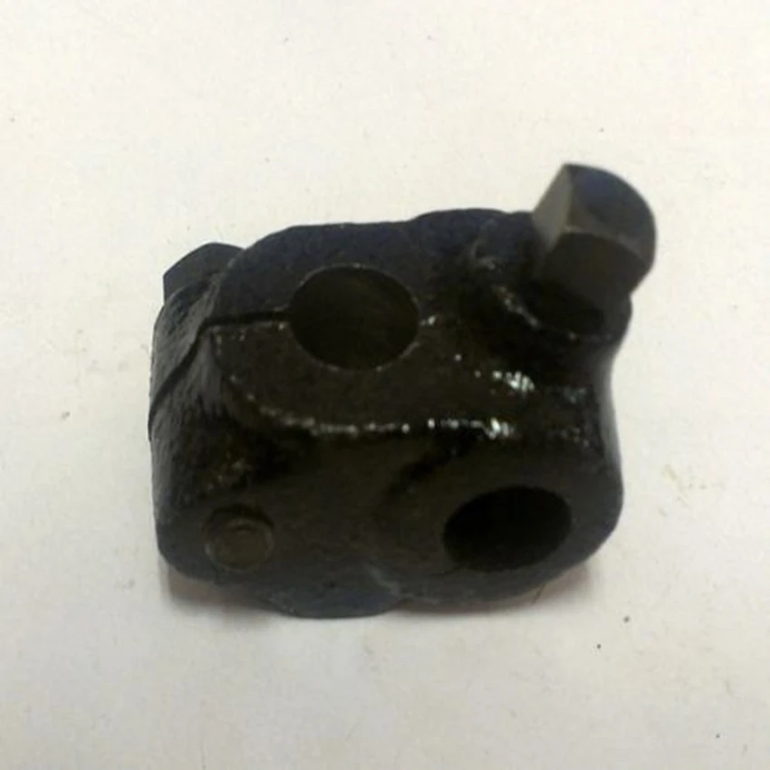 

Sewing Machine Rock Shaft Knee Arm Hub Part# 143284 for Singer 241 & 251