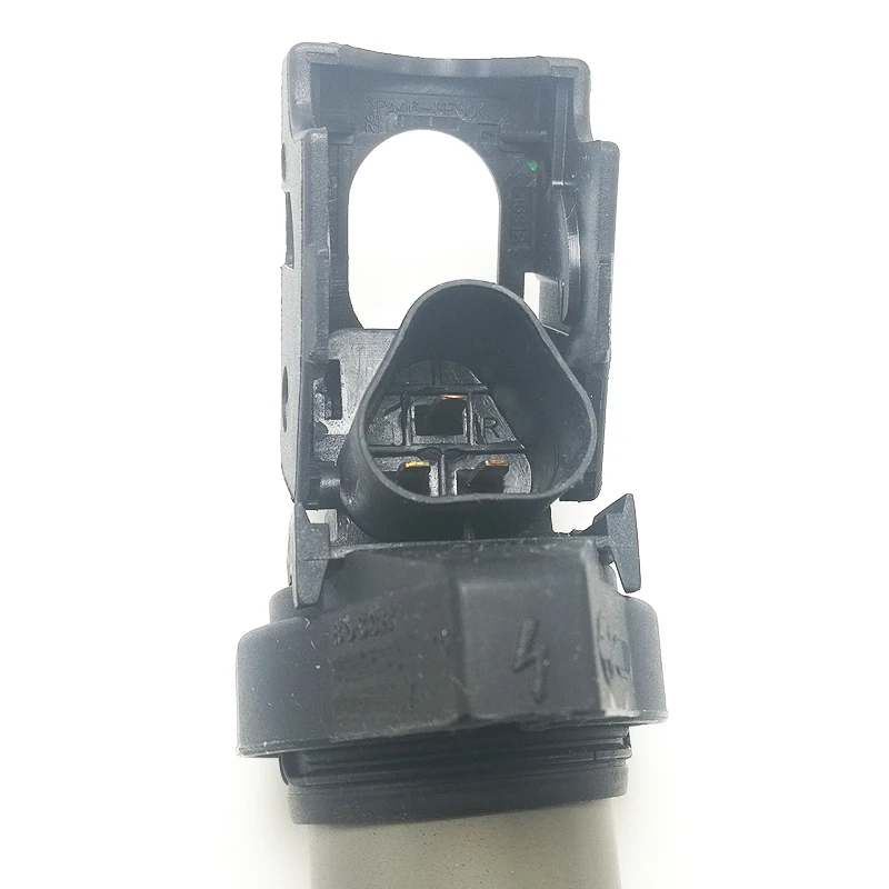 12131712219 nueva bobina de encendido sistema de encendido para BMW E81 E90 E46 E39 E60 E65 E66 E83 E53 E85 E61 1.3.5.7 serie X3 X5 Z4