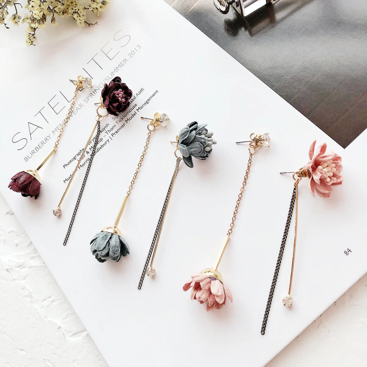 

Rainbery Romantic Crystal Stud Earrings Elegant Sweet Temperament Asymmetric Earrings Long Drill Folk Style Flowers Earrings
