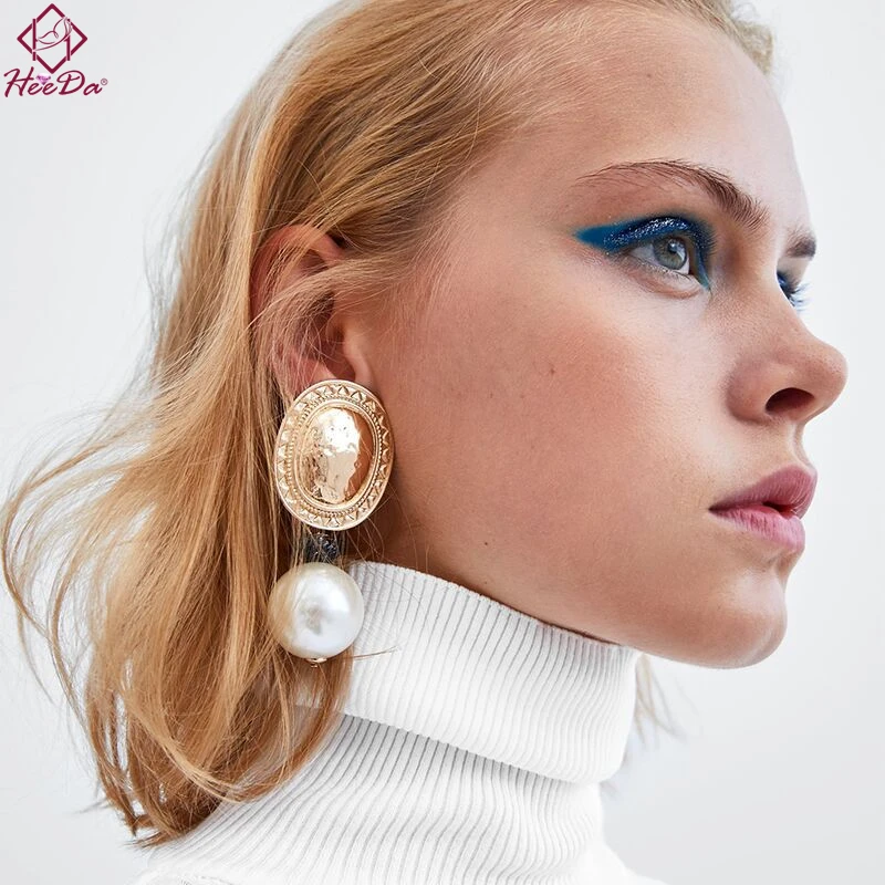 

Heeda Kpop Big Name Hyperbole Pearl Metal Stud Earrings Fashion Joker Women Ear Accessories 2018 New Autumn Statement Jewelry