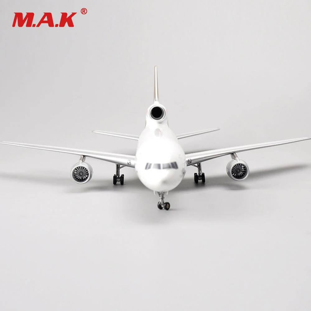 

Kid Airplane Model Toys 1:200 Scale Inflight ROYAL Lockheed L-1011 Model TriStar C-FTNI Aircraft Toys Collections for Children