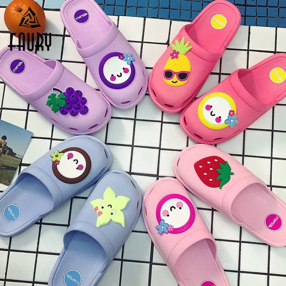 

2019 Medical Slippers Nurse Surgical Shoes Dentist Clog Operating Room Beauty Salon Spa Summer Work Shoes Cute Fruit Pattern