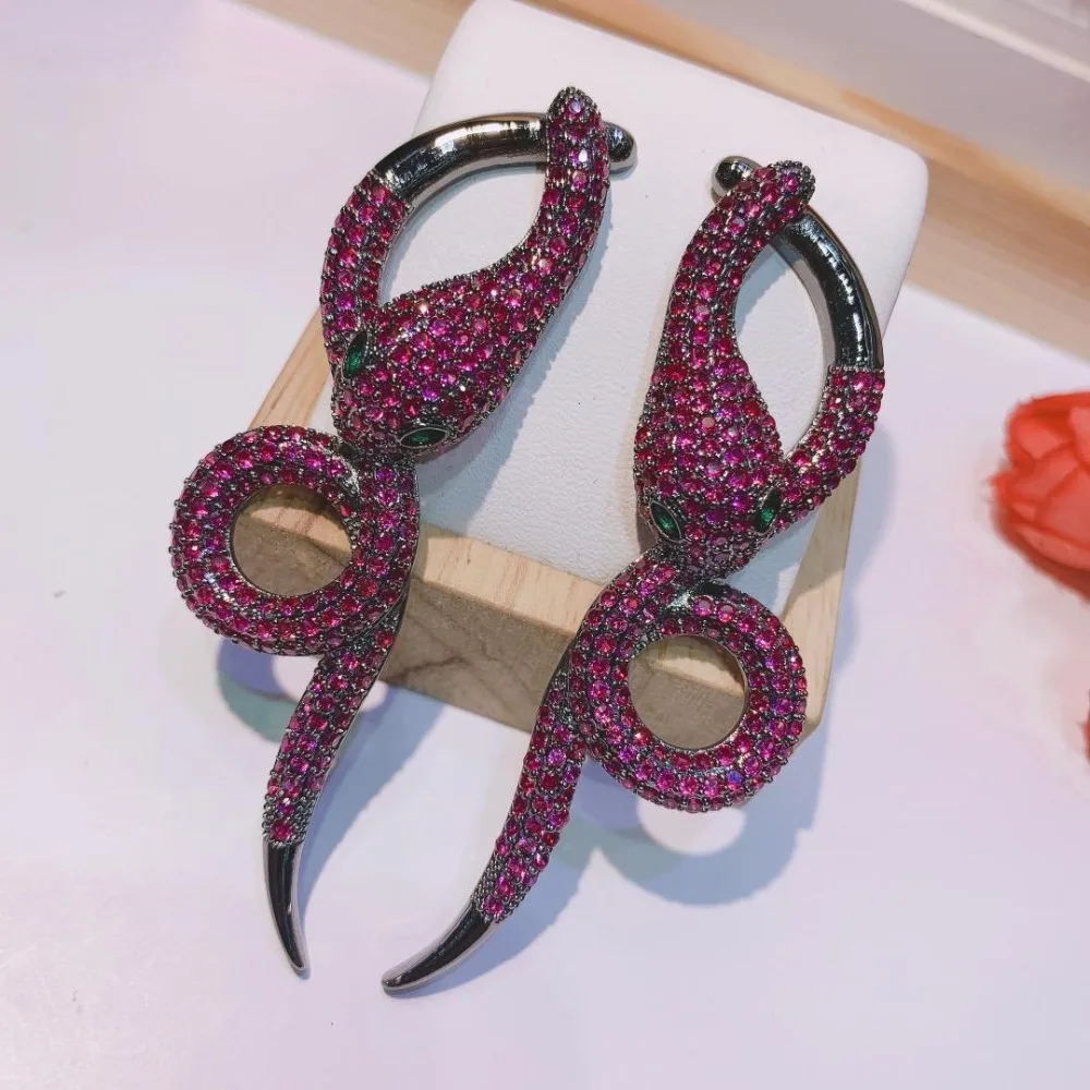 1563175636_610512559_2