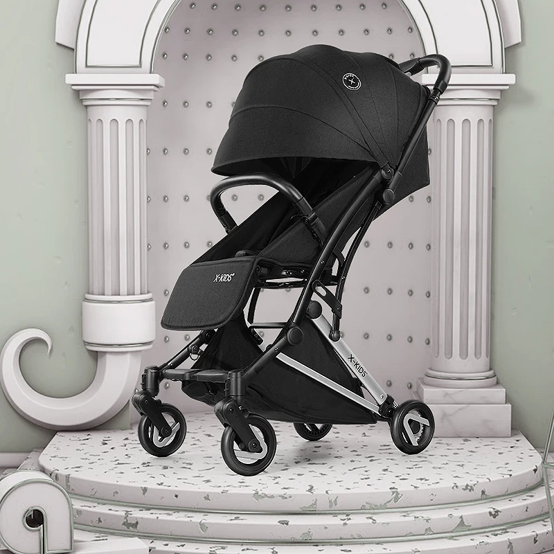 

Portable folding allows you to lie in an ultra-light trolley with a high view of the baby strolle
