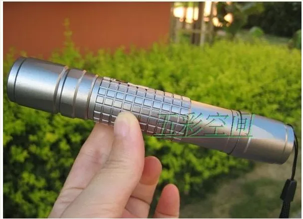 العسكرية حرق المباراة قوية المهنية 650nm SOS Focusable مضاءة السجائر الأخضر الأحمر مؤشر ليزر القلم الليزر مصباح يدوي 10000 m العسكرية حرق المباراة قوية المهنية 650nm SOS Focusable مضاءة السجائر الأخضر الأحمر مؤشر ليزر القلم الليزر مصباح يدوي 10000 m