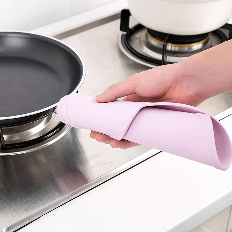 Cute Silicone Placemat Baby Kids Dining Plate Mats Anti-Slip Silicone Table Mat Cloud Shaped Home Kitchen Pads Table Accessories (4)