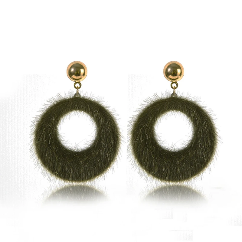 

Fashion Woman Round Faux Fur Plush Earrings Studs Fur Ball Drop Earings Girls Lovely Party Gift Wedding Jewelry Trinket Arete