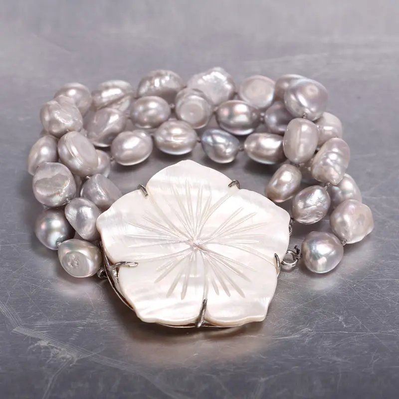Baroque ThreadBeands Bracelet, 9 to 10 mm In Diameter, Beautiful Shells Beautiful Form Buttons, StyleRestoringAncient Ways