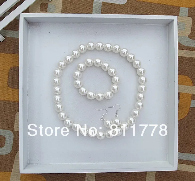 735701477_701