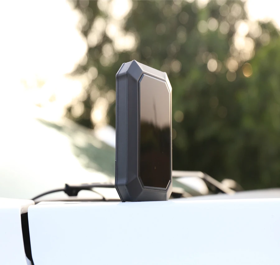 Hot Sale Hand Held GPS Tracker for Vehicle and Personal with Long