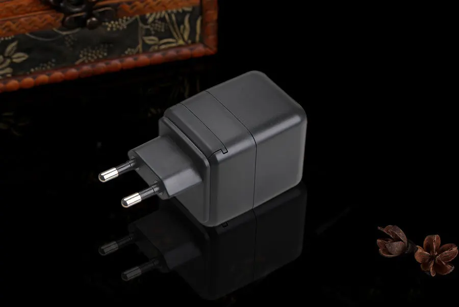 4_port_usb_travel_wall_charger_08