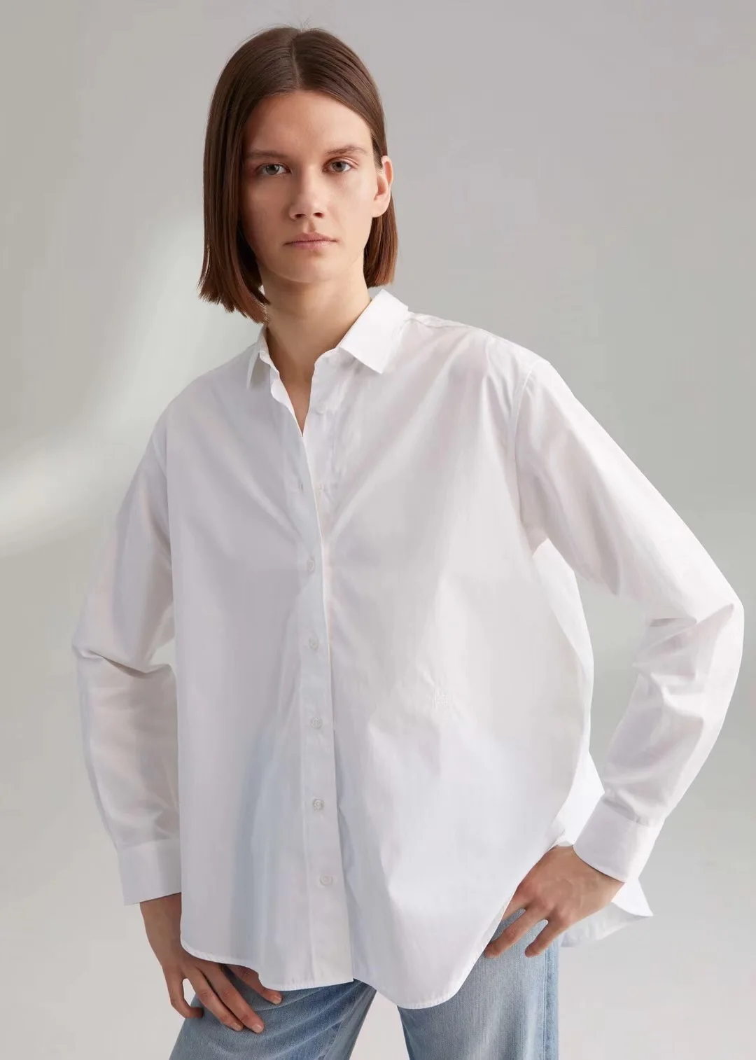 Весенняя и летняя блузка Минималистичная свободная хлопковая белая рубашка для женщин