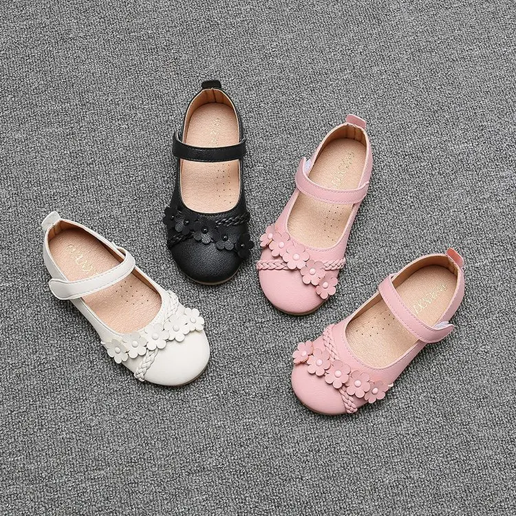 Children's Shoes New Sandals Super soft and comfortable Princess Shoes Girls Hollow flower Shoes Summer amorous feelings