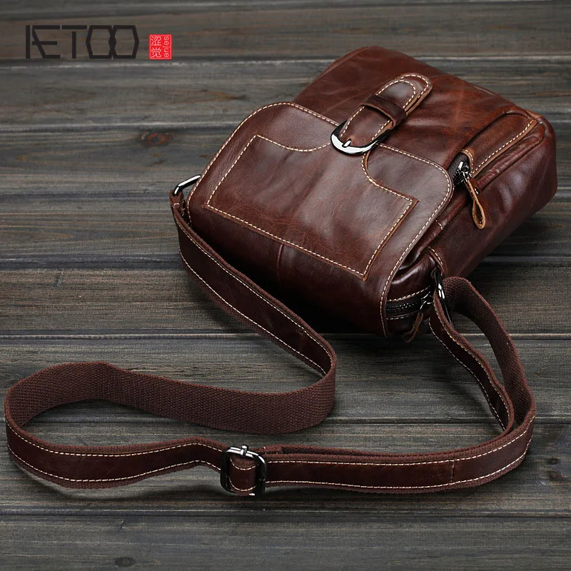 

AETOO Men 's leather shoulder small layer of the first layer of leather, leather, male package, casual bag, Korean wave package
