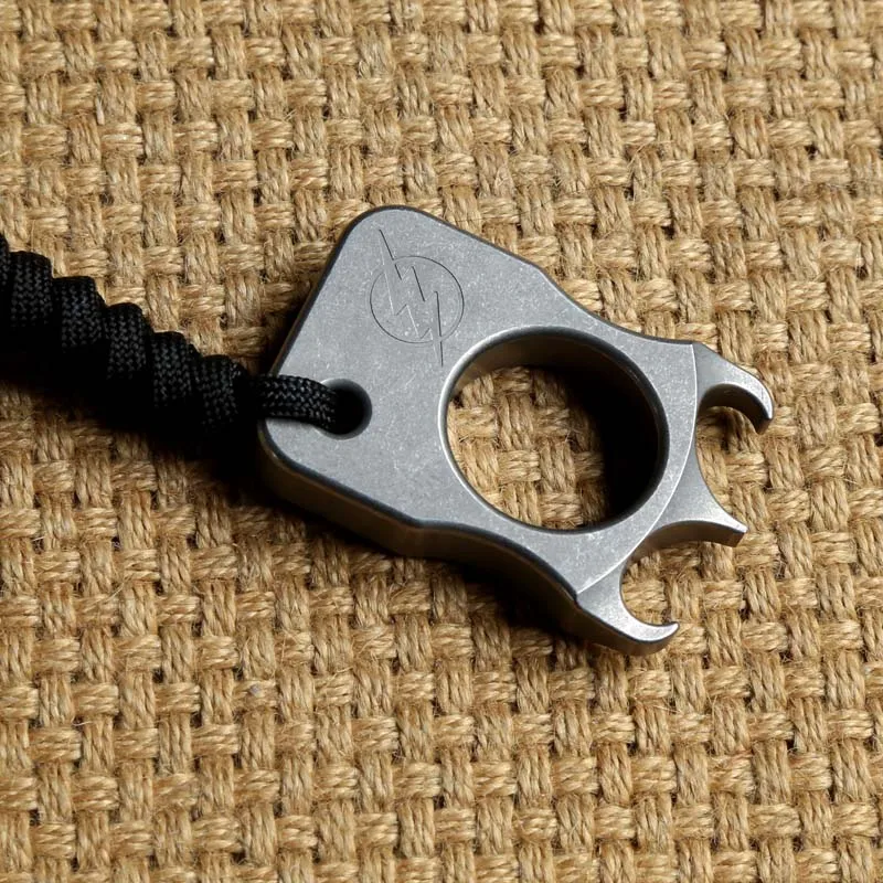 

TC4 Titanium Punch Daggers Outdoor Buckle Survival EDC Knuck Knuckles Multi Tools Opener