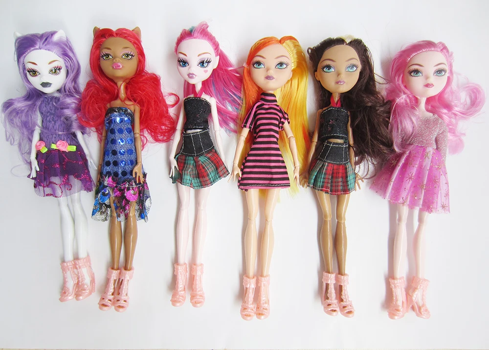 all draculaura dolls