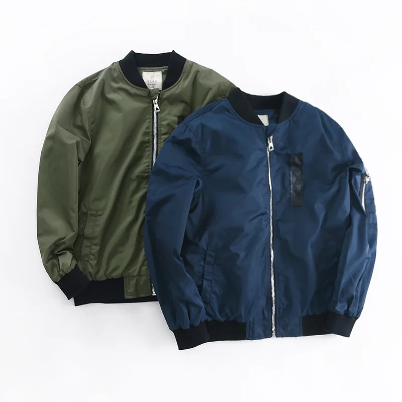 модные ветровки для мальчиков. стильная ветровка для подростка. бомбер для мальчика черный. мальчики в зеленых бомберах. ветровки для мальчиков бомберы для подростков.