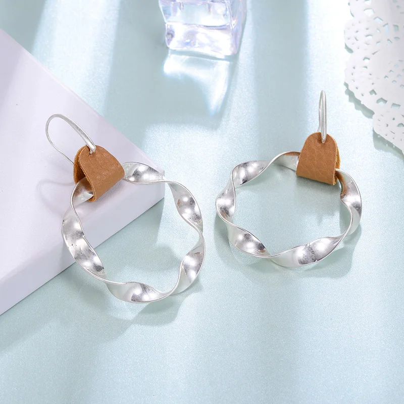 

Big Hoop Girls Dangler Earrings Curved Alloy Genuine Ear Jewelry Fashionable Brincos Women's Birthday Jewelry Gifts Drop Earring