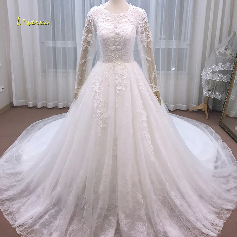 Loverxu Vestido De Noiva с длинным рукавом Цветочные подвенечные платья аппликации Часовня Поезд линии Boho недорогое свадебное платье плюс Размеры