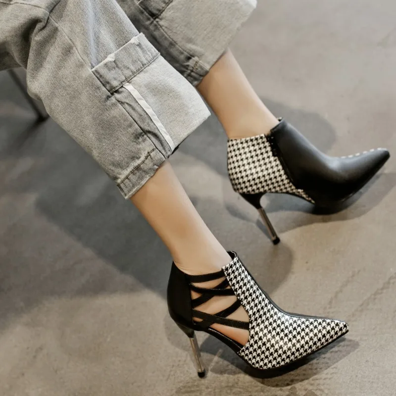 

2019 summer new fashion color matching high heels women comfortable pointed hollow leisure shoes.