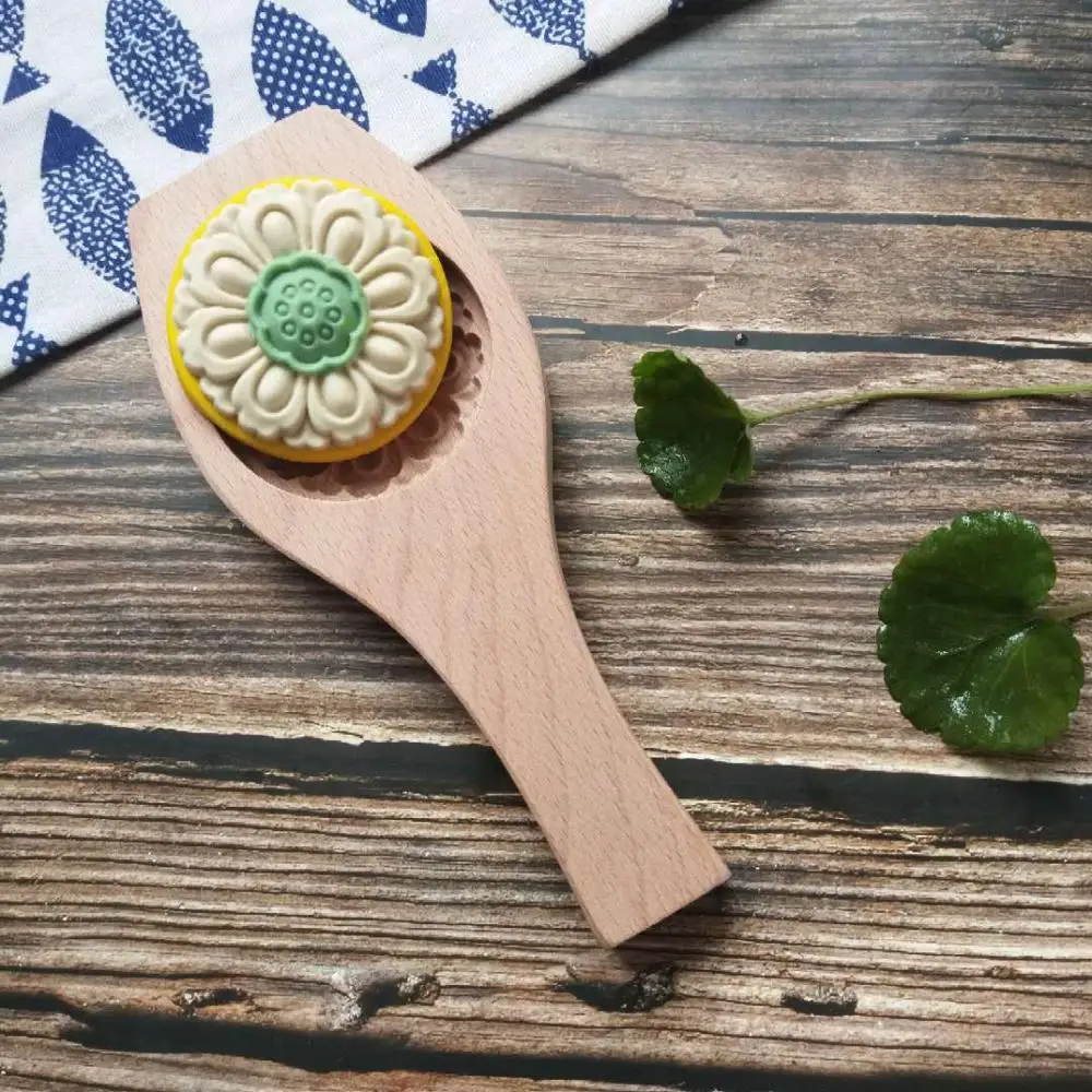 

Mould wooden pastry mould for making mung bean cake mooncake baking tool