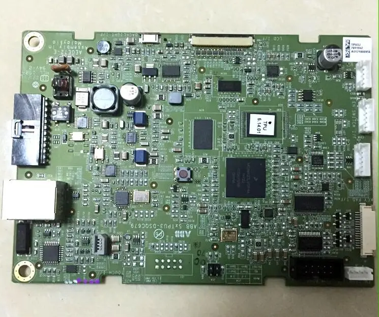 

Новая и оригинальная плата DSQC679 3HAC023857-001 IRC5