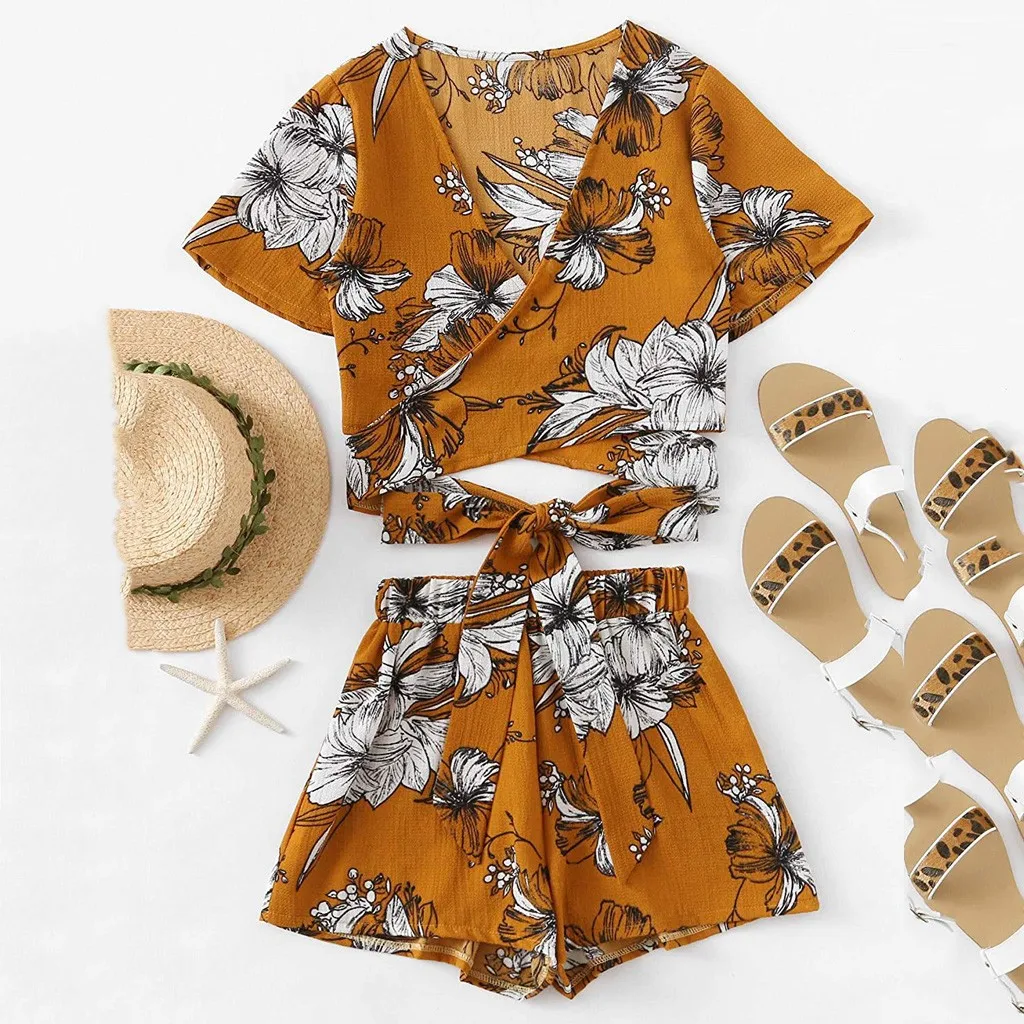 

Fashion two pieces set women's Girl Loose Boho Style clothing sexy Beach crop tops and Shorts spaghetti strap two pieces outfits
